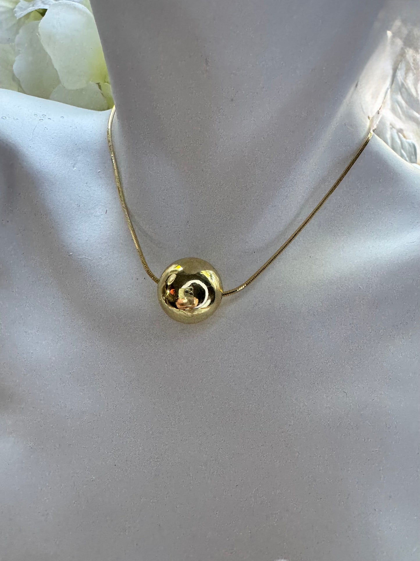 Ball bead necklace