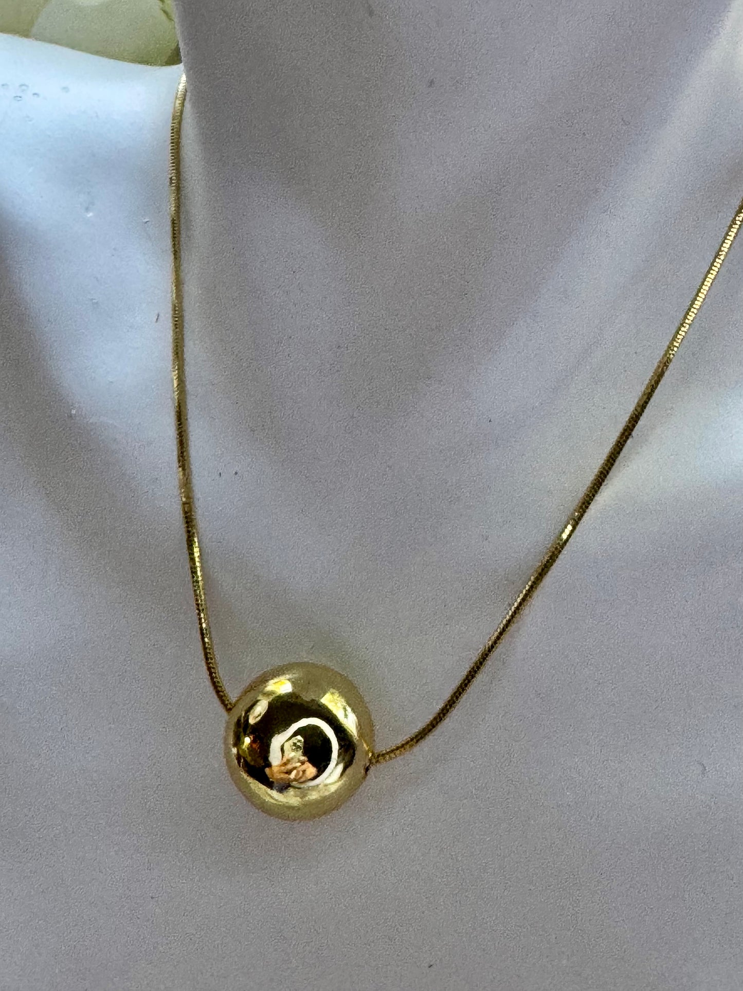 Ball bead necklace